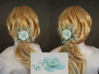 ozdoba do włosów niebieska kwiatek zdobiony kamykami