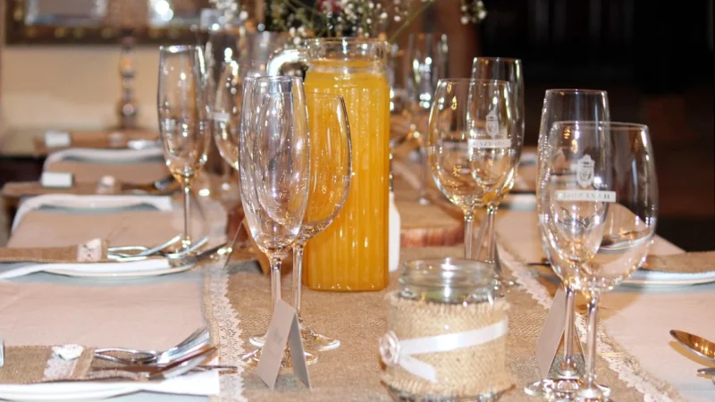 Recenzja Drink Bar – Tablica biała z listą drinków